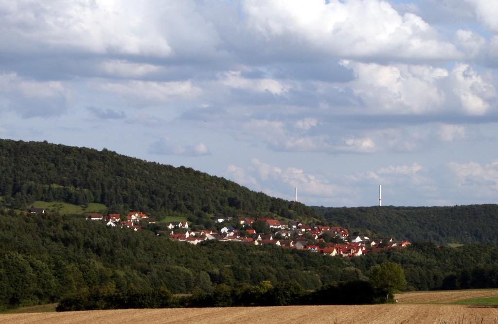 Nüdlingen Ferienwohnung Haus Rosa חדר תמונה